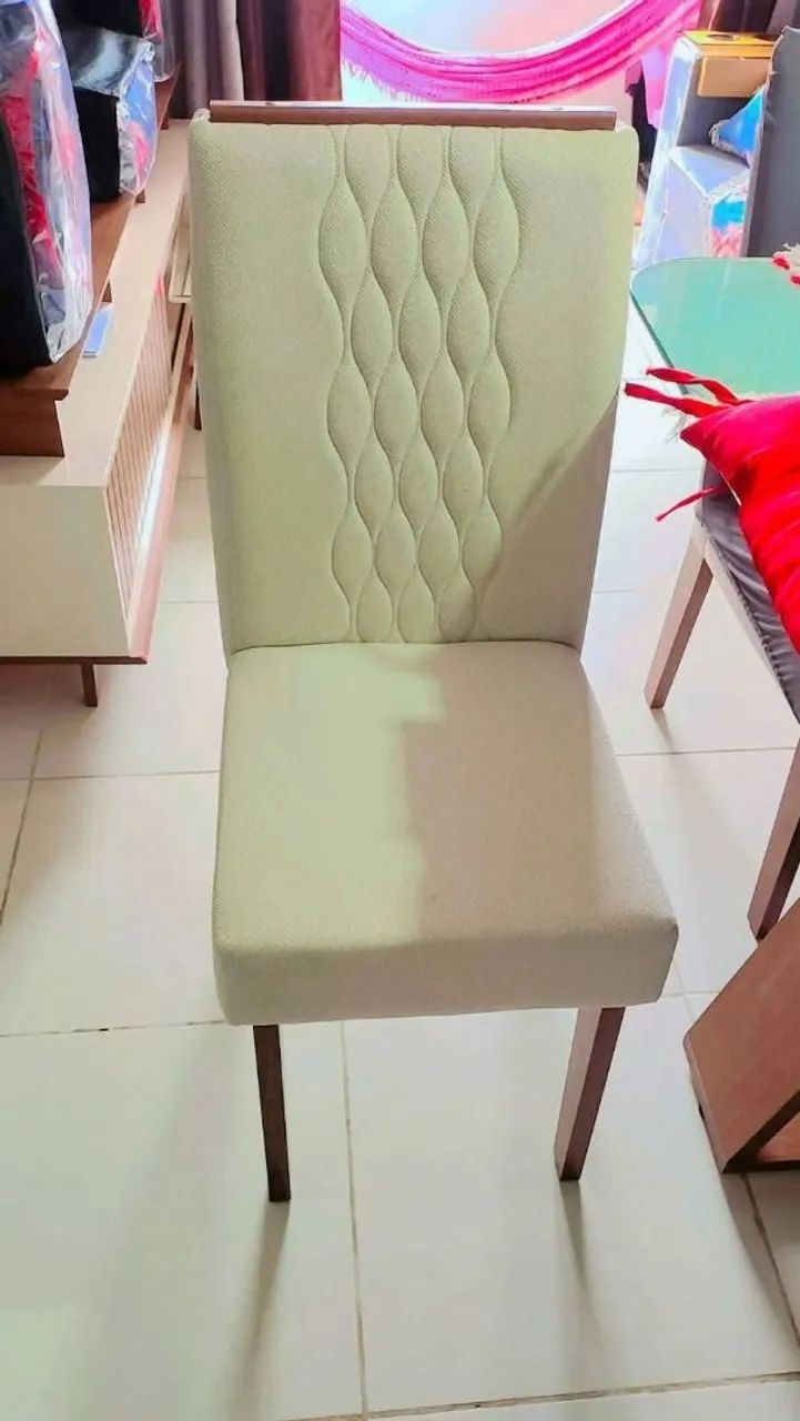Mesa com quatro cadeiras - Foto 2