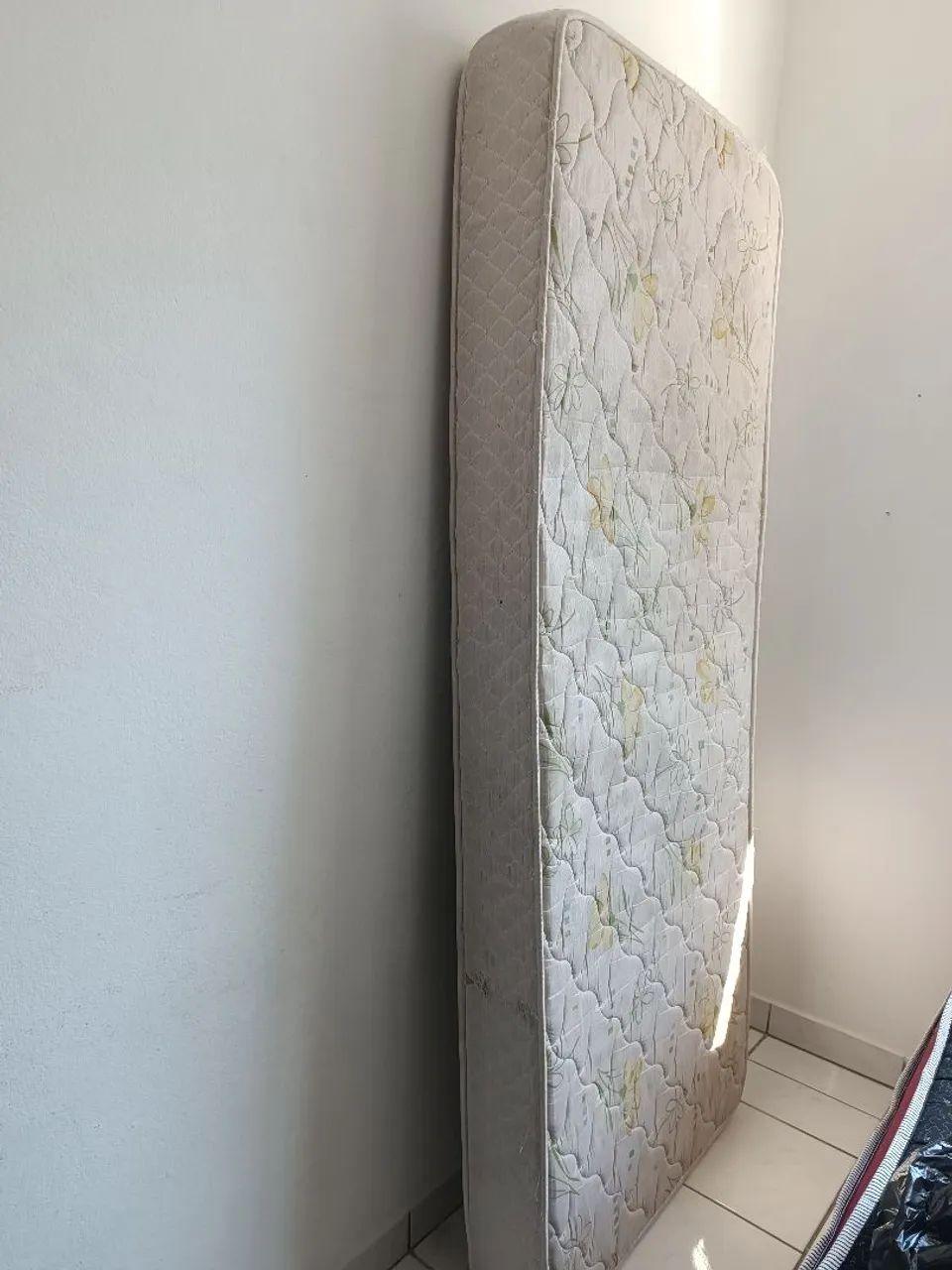 Colchão solteiro 100,00