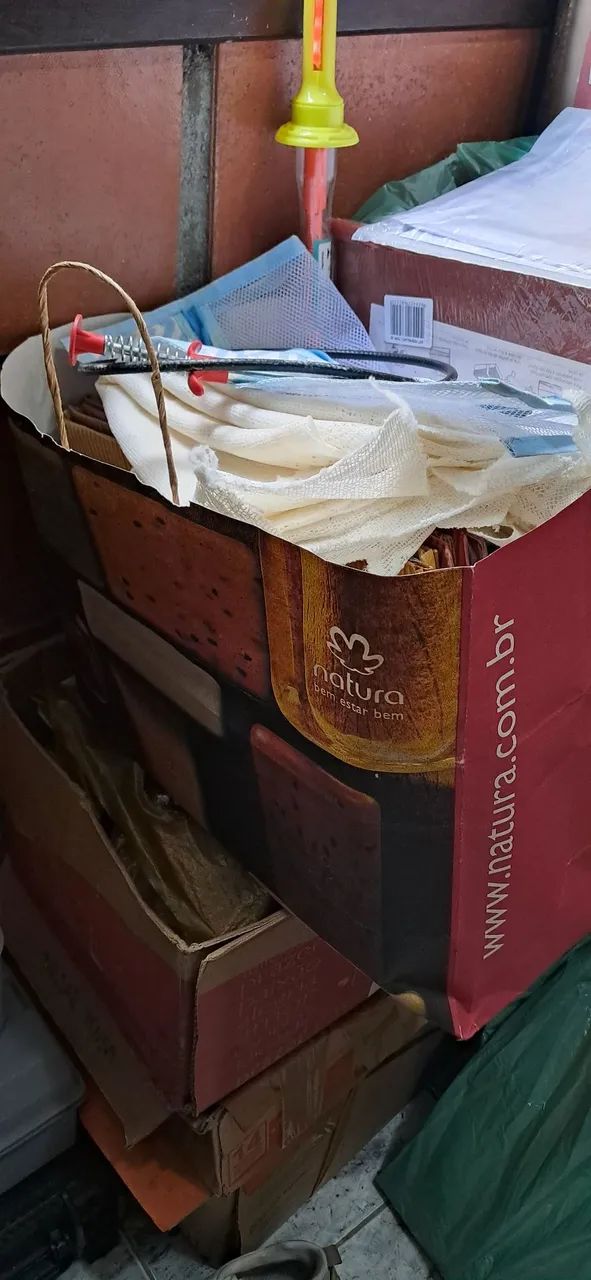 Diversas bolsas e caixas de presente da natura. - Foto 4