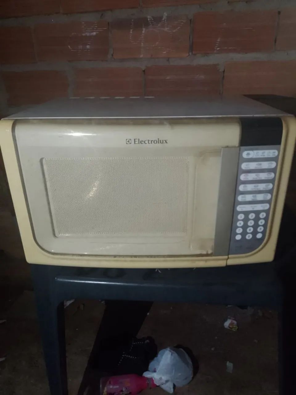 Microondas Electrolux usado - Foto 3