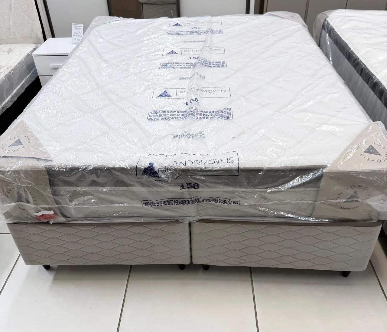 Cama queen (2 meses de uso)