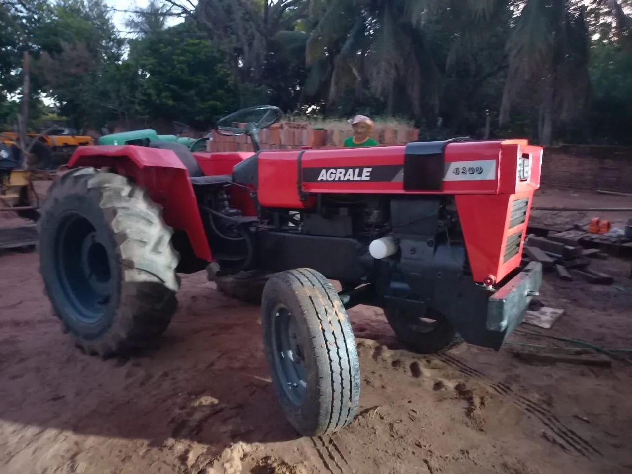 Trator Agrale 4200 extra - Foto 6
