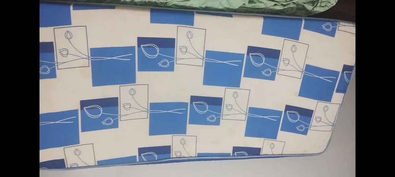 Vende cama solteiro infantil,