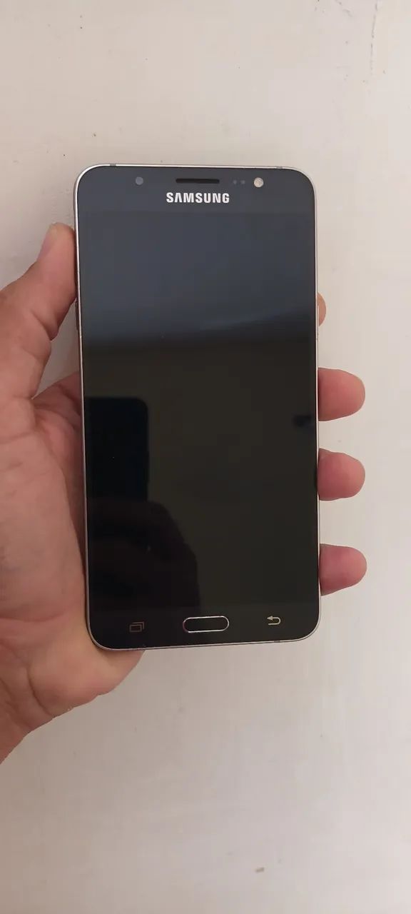 Samsung Galaxy J7 Metal  - Foto 2