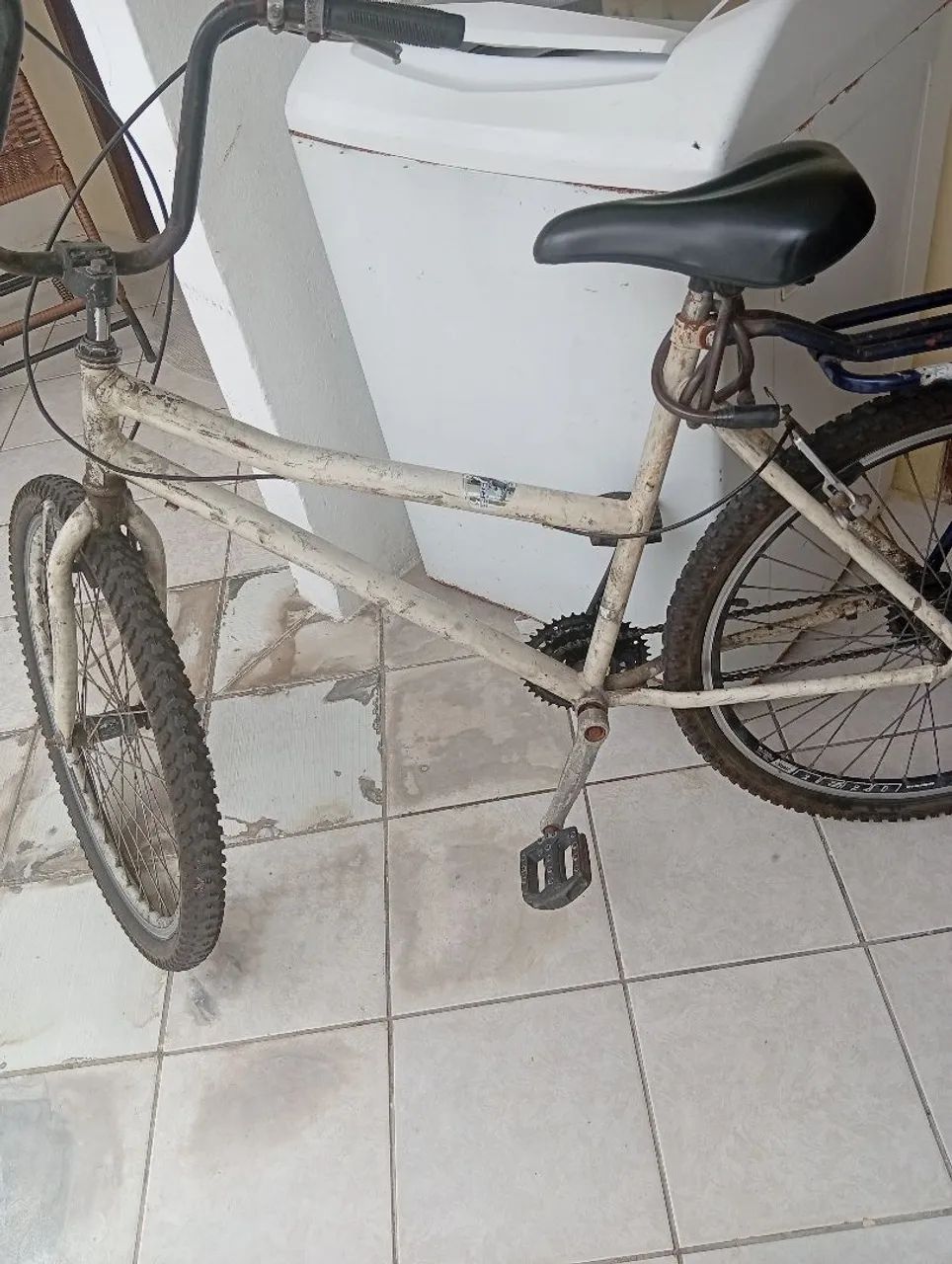 Vendo bicicleta semi nova 