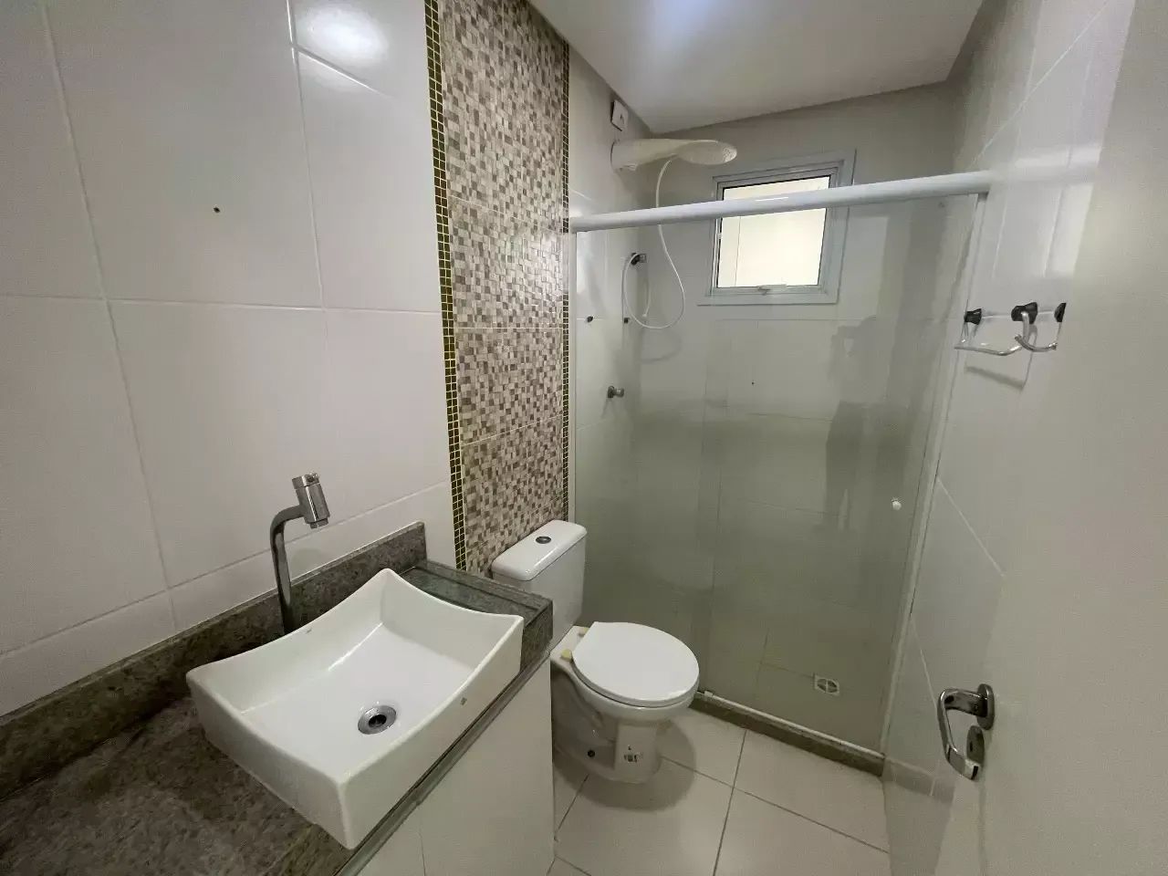 Apartamento com 2 Quartos para alugar, 70m² - Itapuã - Foto 4