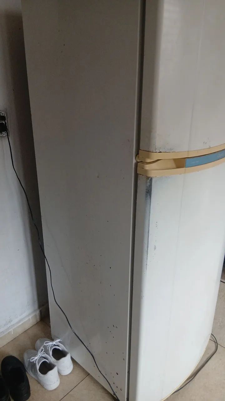 Vendo geladeira usada funcionando  - Foto 3