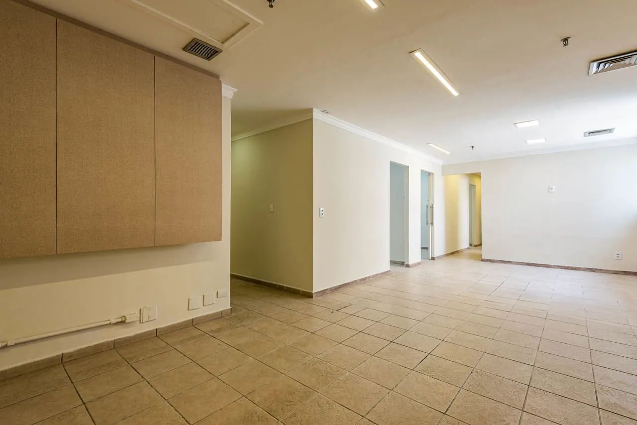 Prédio comercial na Rua Salete, 200 - 103  88 m²