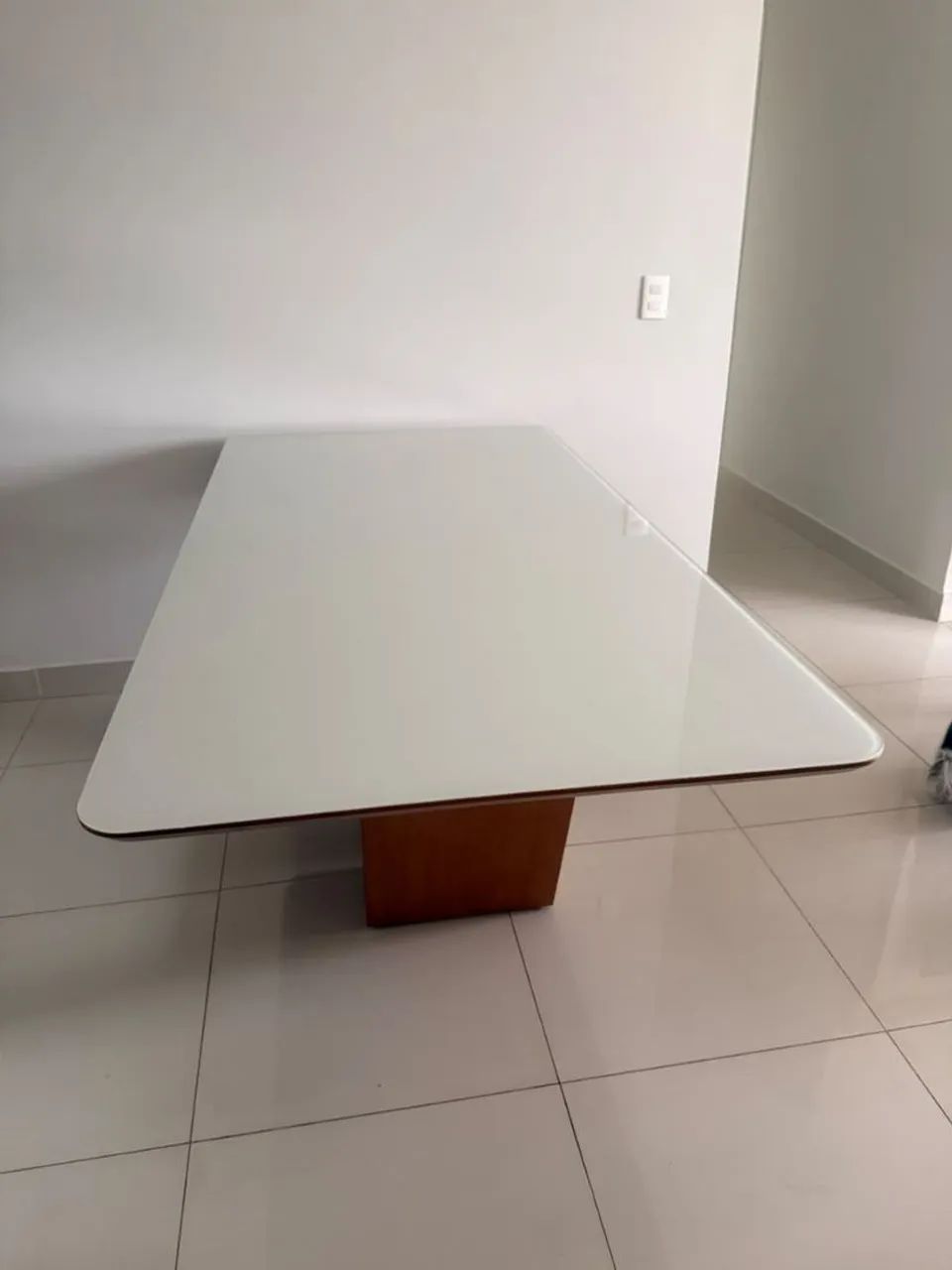 Mesa de  jantar sem cadeira