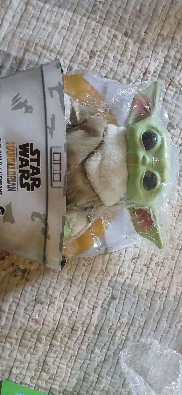 Boneco Yoda colecionável - Foto 4