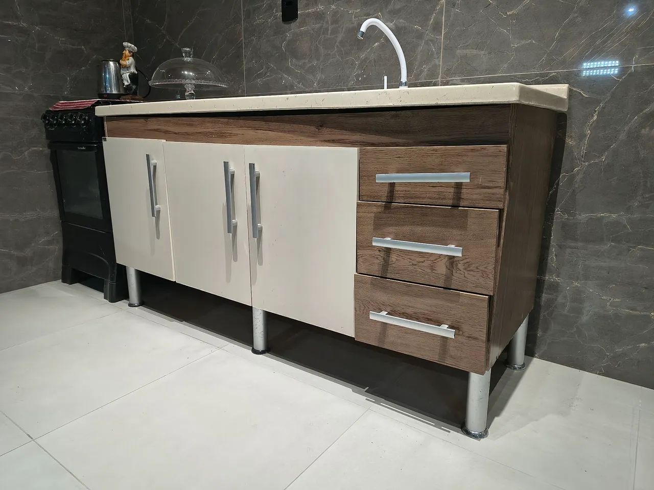 Balcão de cozinha com tampo e Cuba 