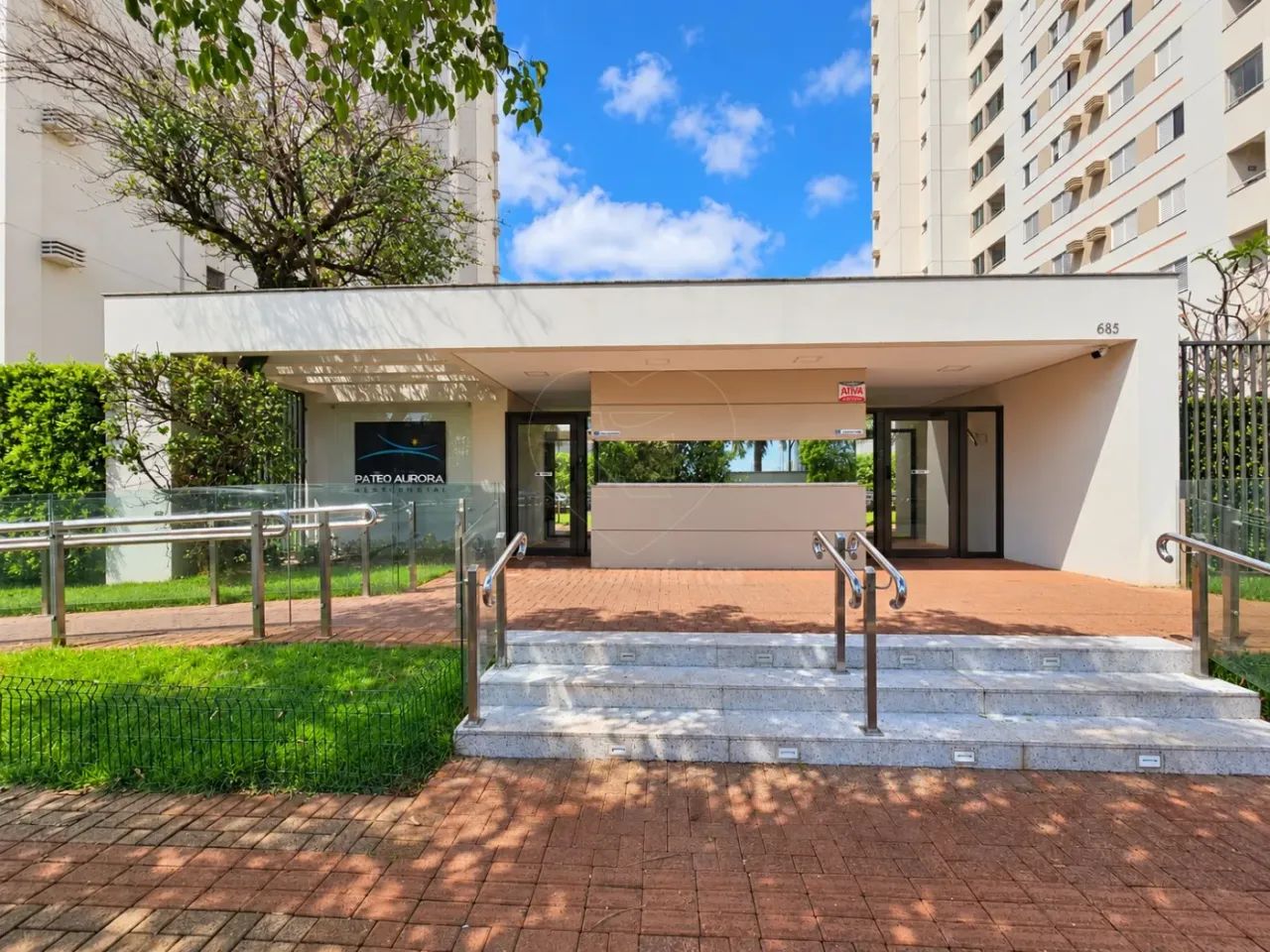 Apartamento para locação no edifício Pateo Aurora, região Sul, com 2 dormitórios. - Foto 2
