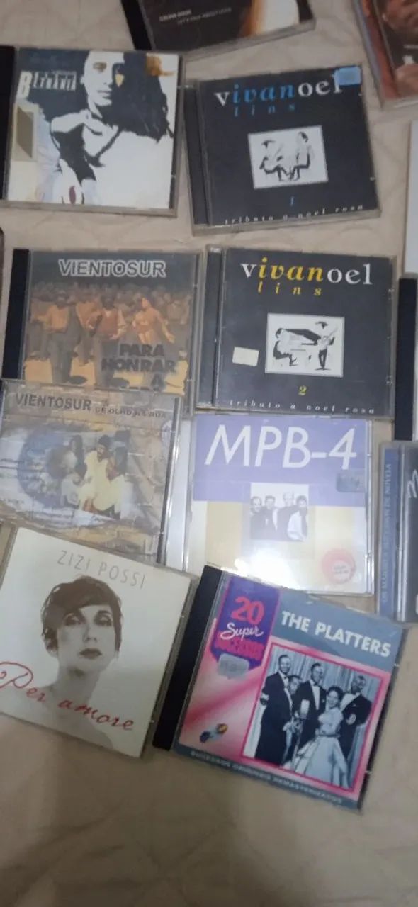 Venda de CDs MPB e internacionais anos 60,70 e 80 