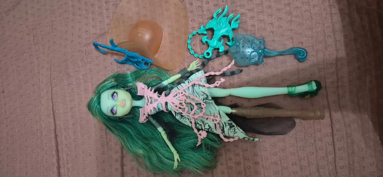 Monster high lote 4 chamar no privado!!! - Foto 5