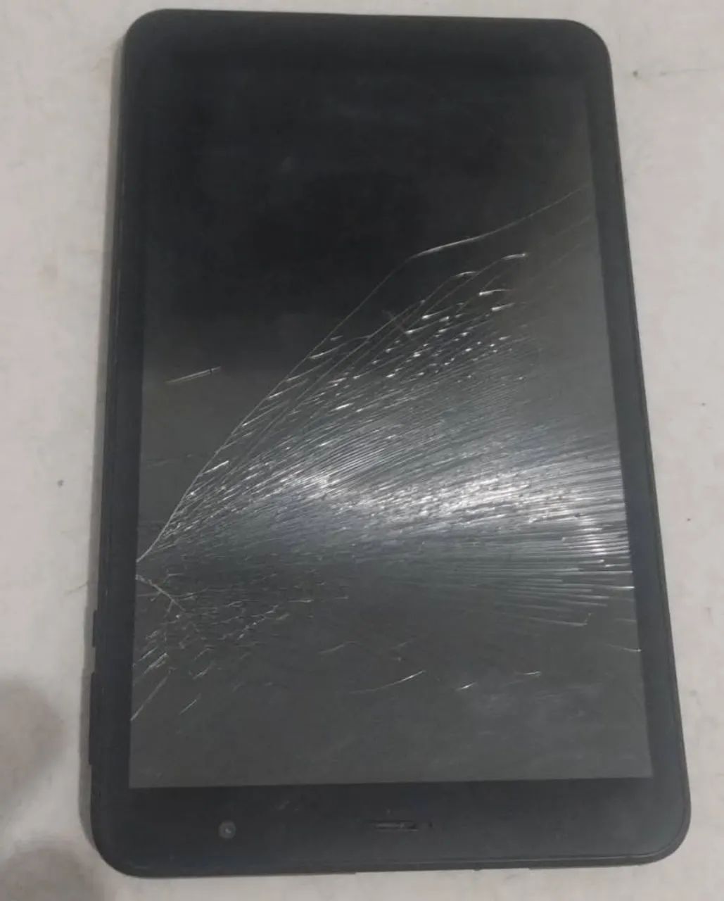 Tablet Philco ótima configuração, tela quebrada.