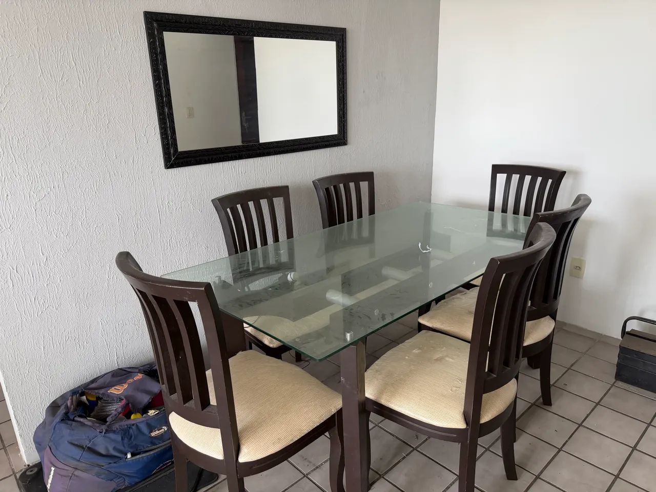 Mesa vidro com 6 cadeiras 