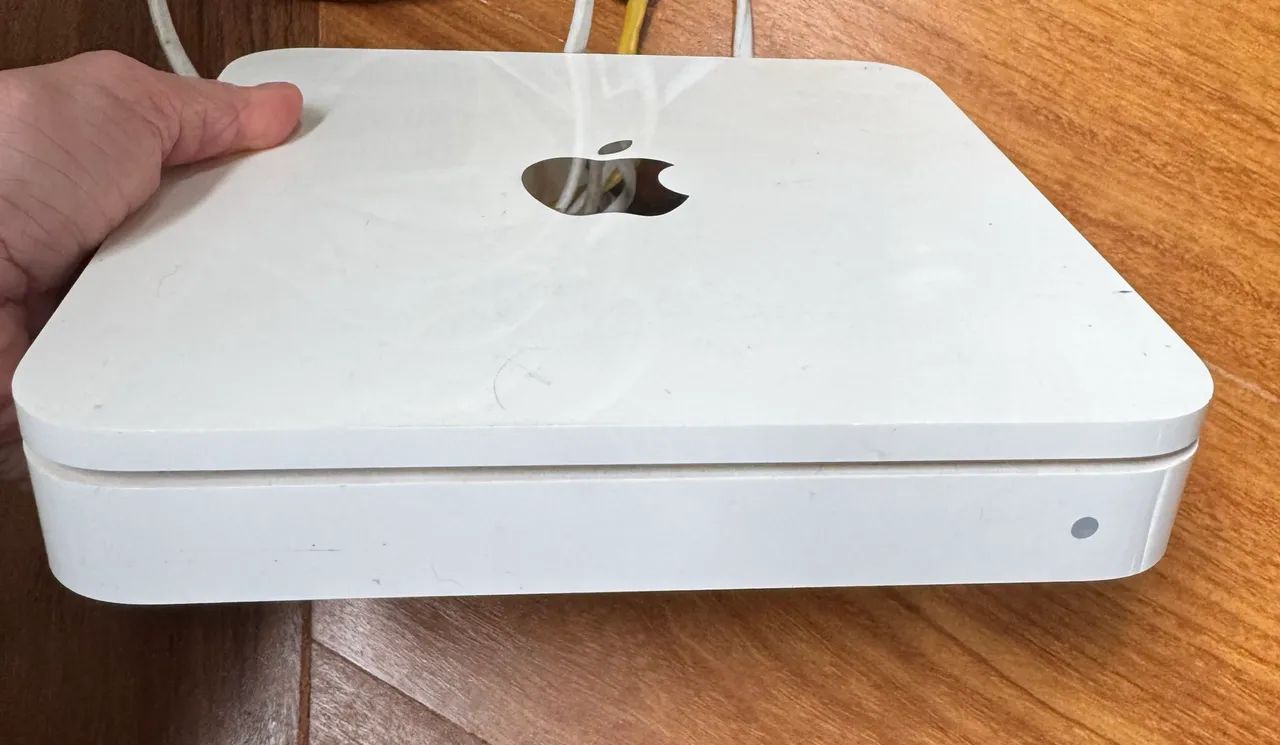 Apple AirPort Time Capsule branco com armazenamento em disco rígido integrado  - Foto 2