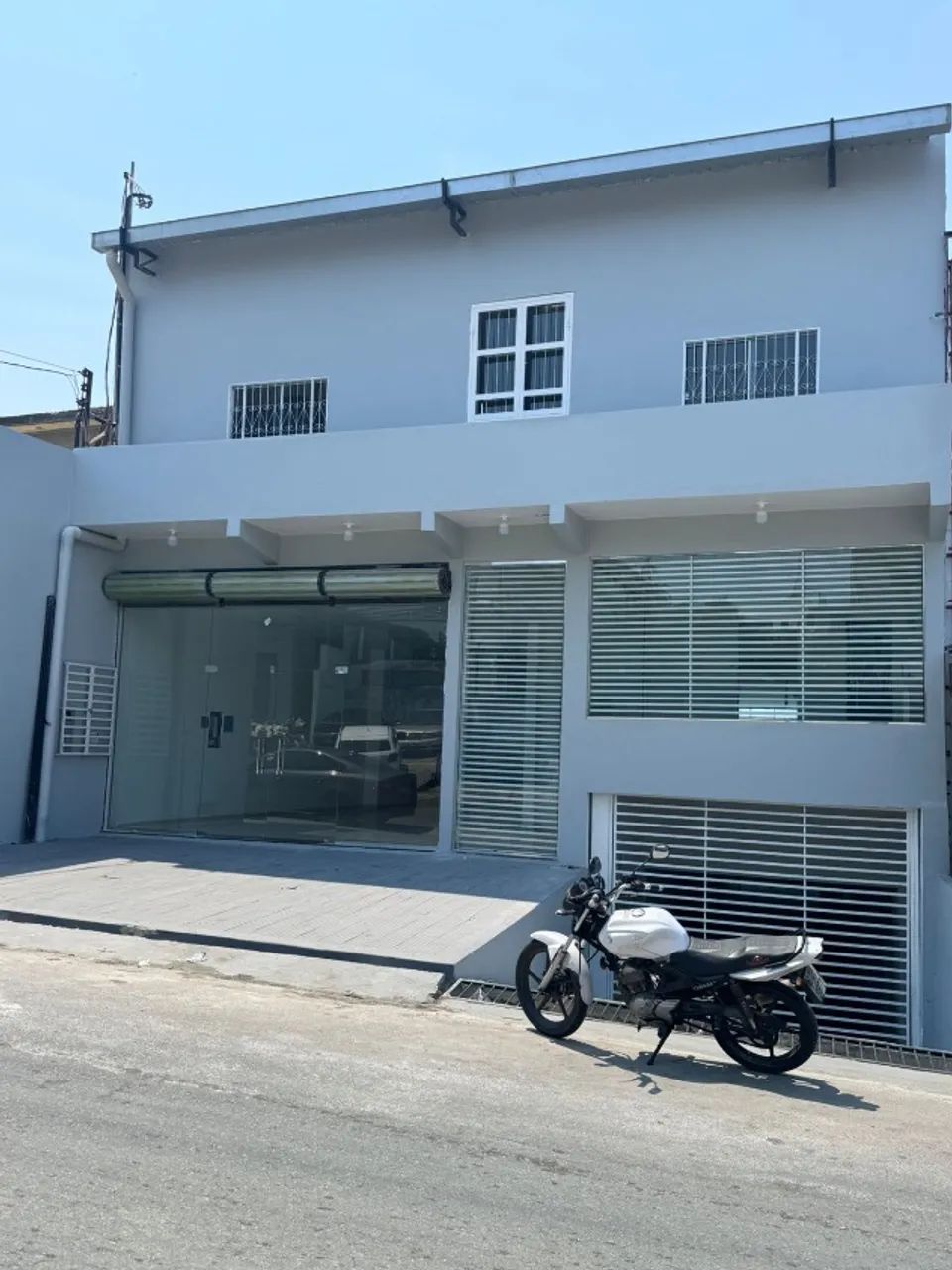 Vendo ou Alugo Prédio Comercial Novo 1.000m² c/ 2 Pisos ótimo para Clinicas na Praça 14 