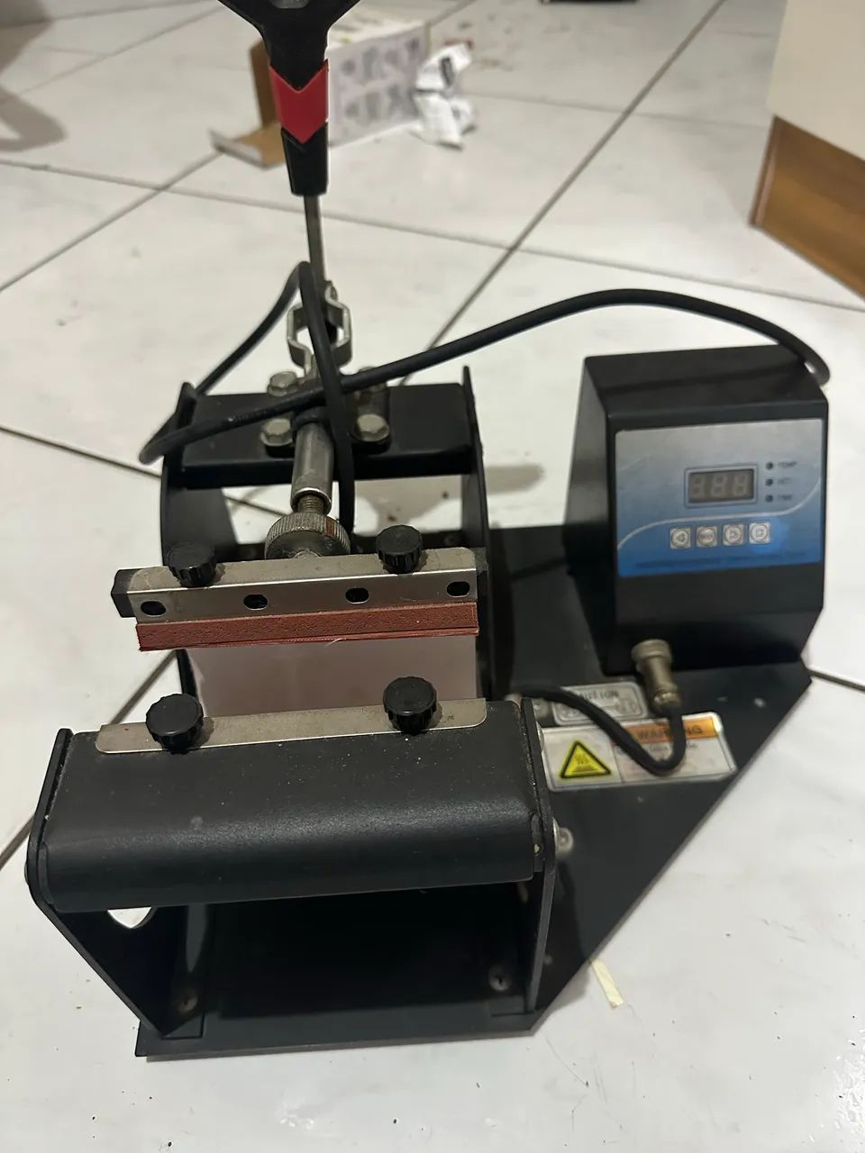 Prensa térmica para sublimação de canecas ou copos diversos - Foto 2
