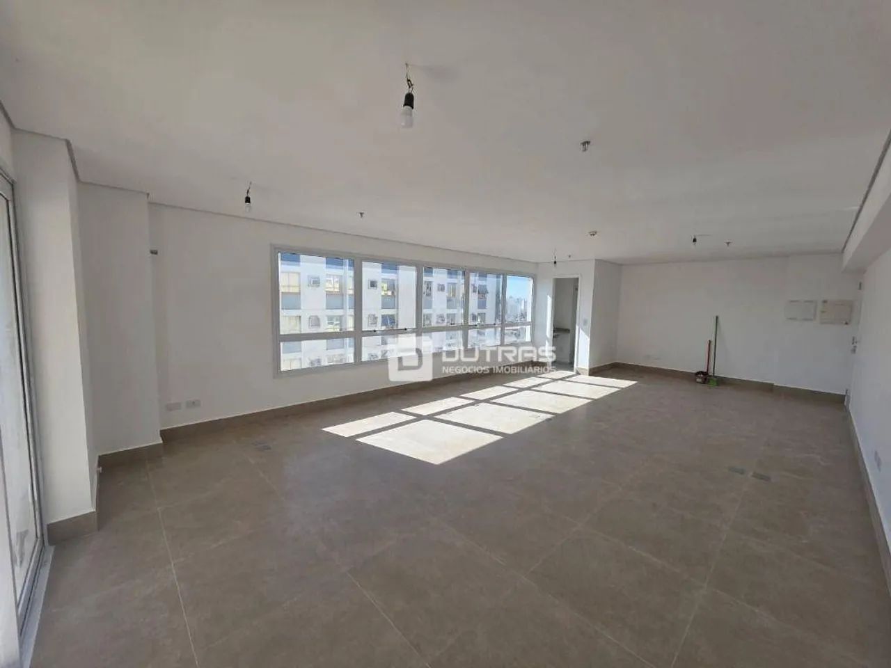 Sala comercial no Condomínio Vila dos Frades  Piracicaba/SP