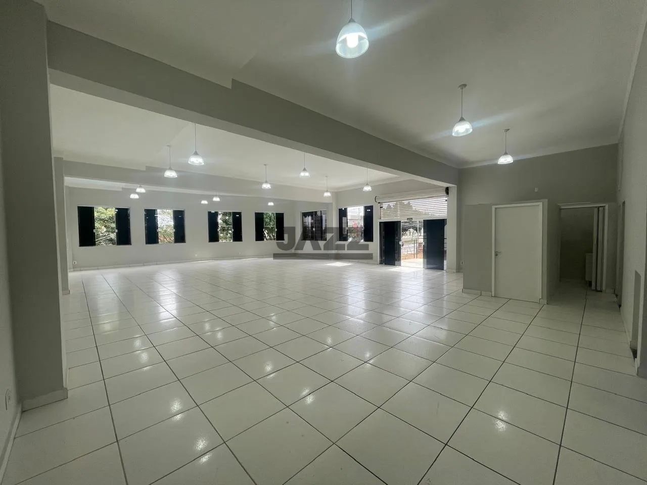 Aluga Ótima sala comercial 223 m2 no PQ.Jambeiro prox.ao Parque Prado - Foto 3