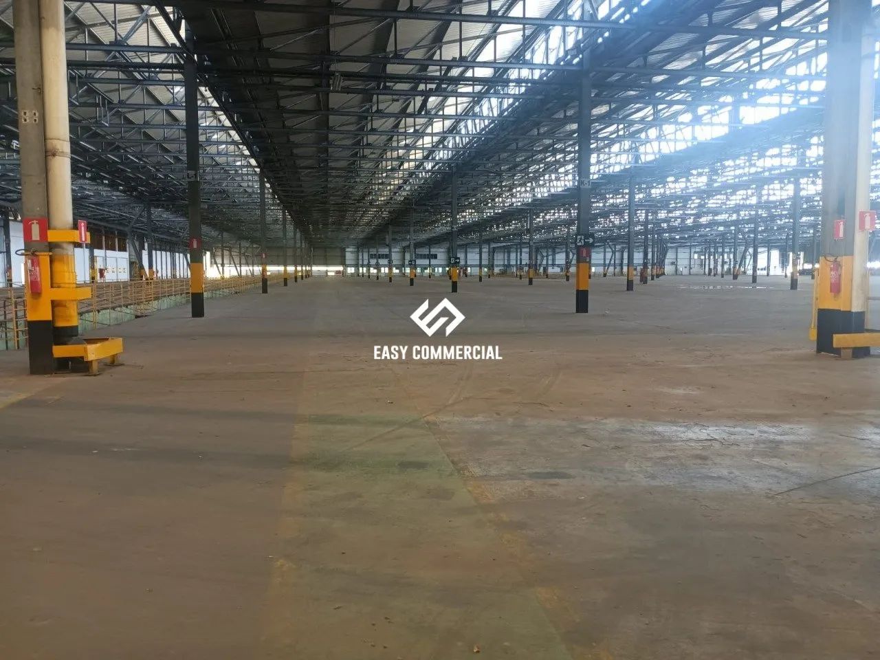 ALUGUEL DE GALPÃO DE 5.000 M² COM ARMAZENAGEM - Foto 2