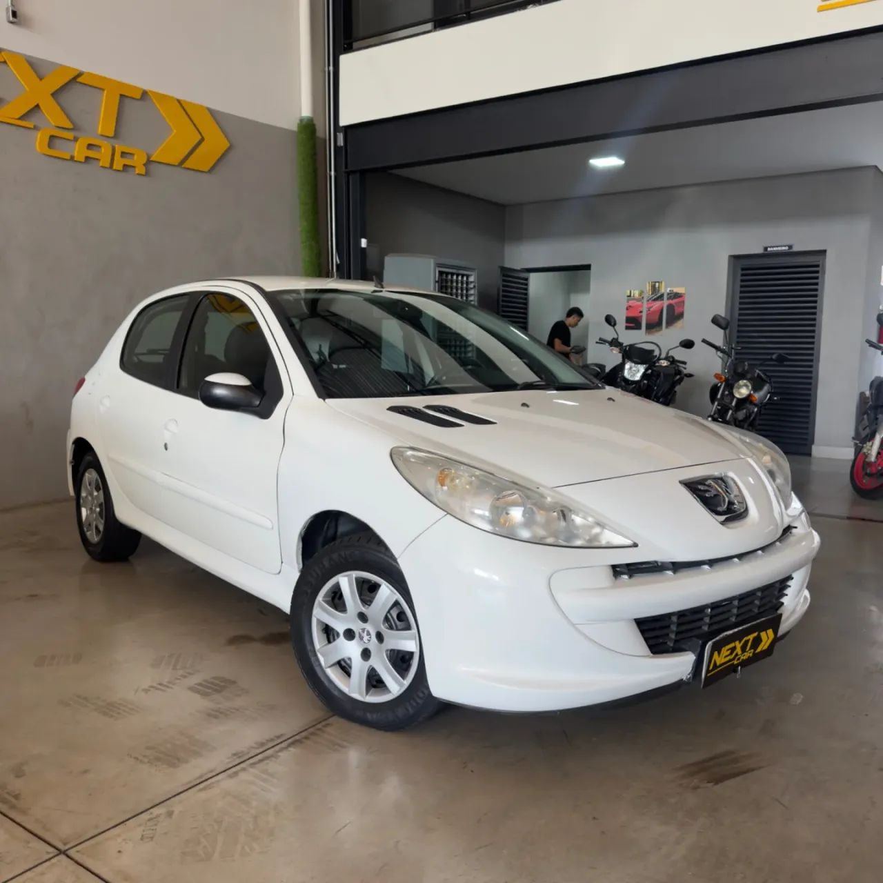 Peugeot 207 Active 1.4 Flex 8V 5P 2014