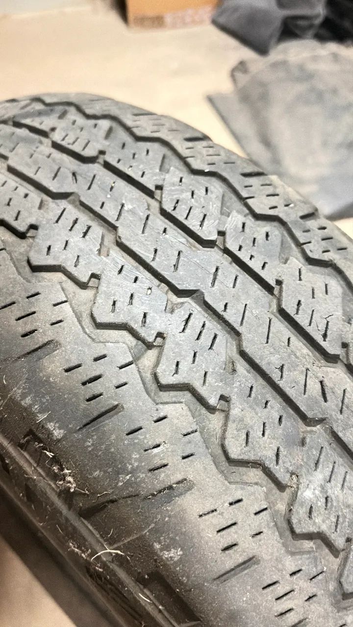 Pneus Bridgestone 255/70-R17 - Foto 2
