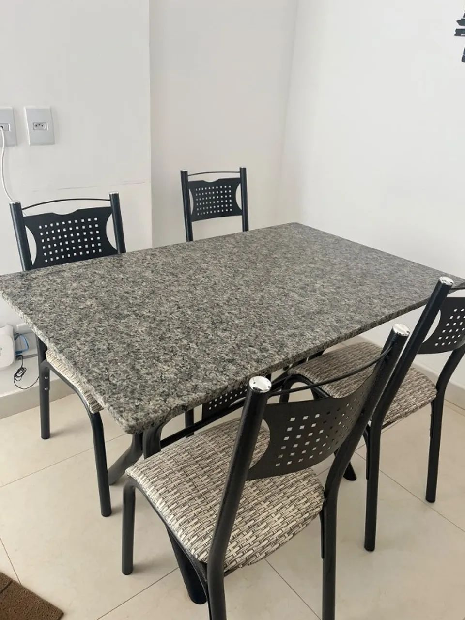Mesa de jantar 4 lugares retangular 