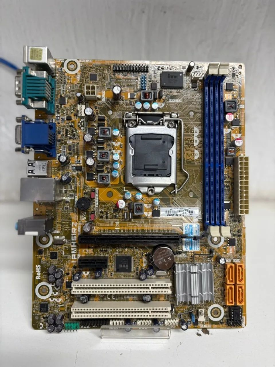 Placa Mãe IPMH61R2 | LGA 1155 | DDR3 | Micro ATX | Usada e Testada