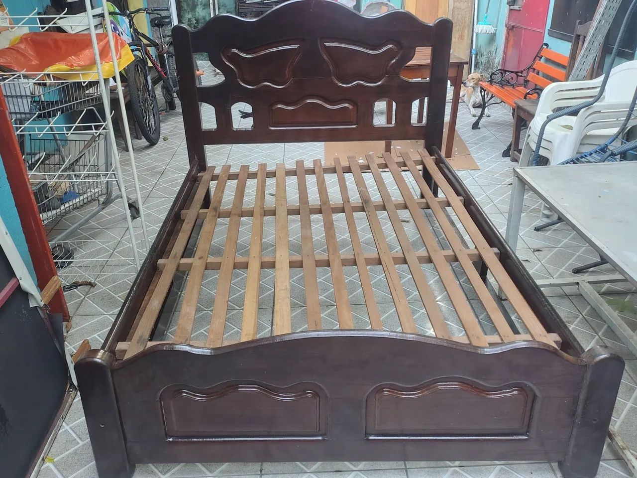 Cama de casal de madeira pura