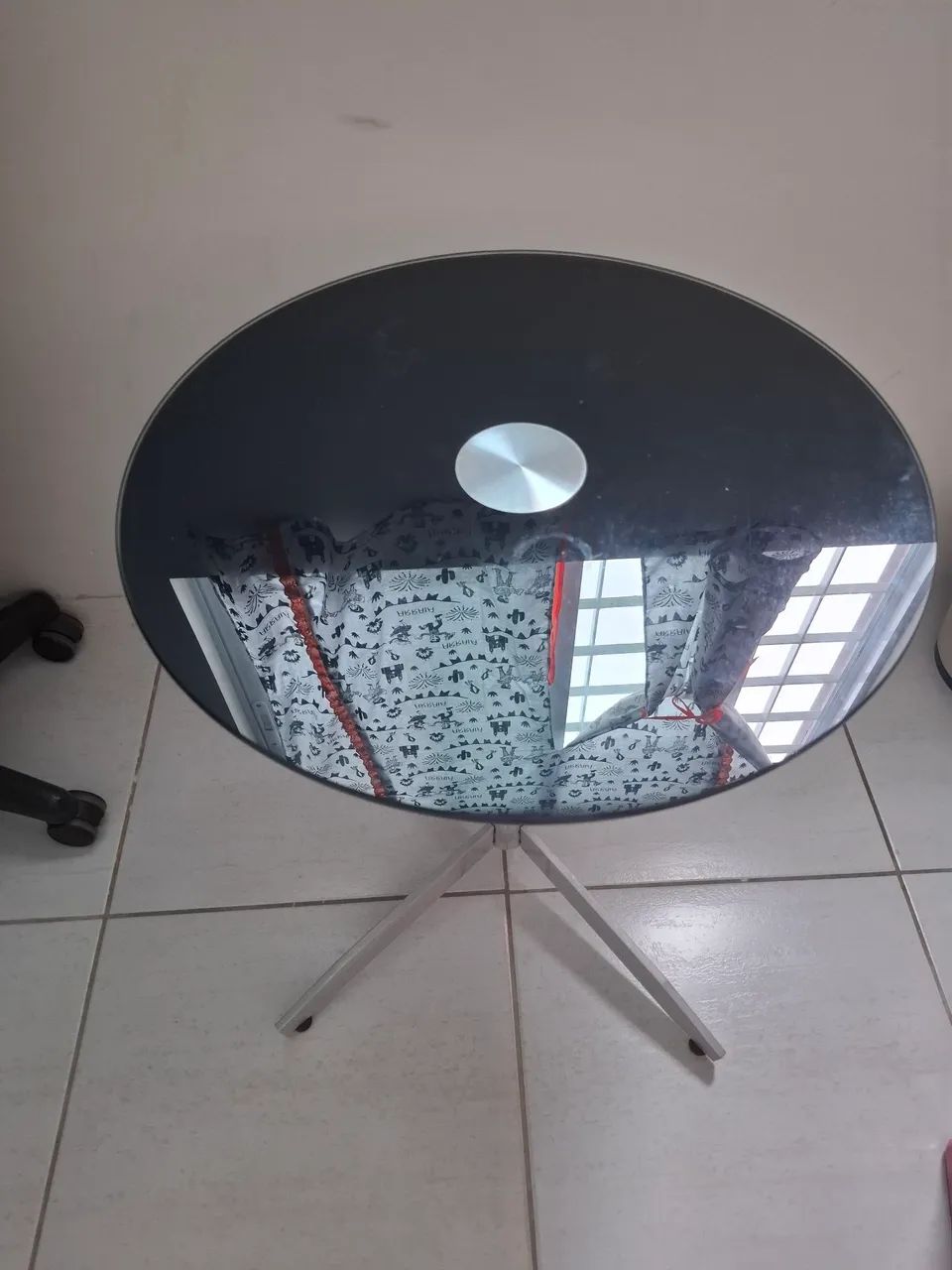Mesa de apoio  com tampo de vidro  - Foto 3