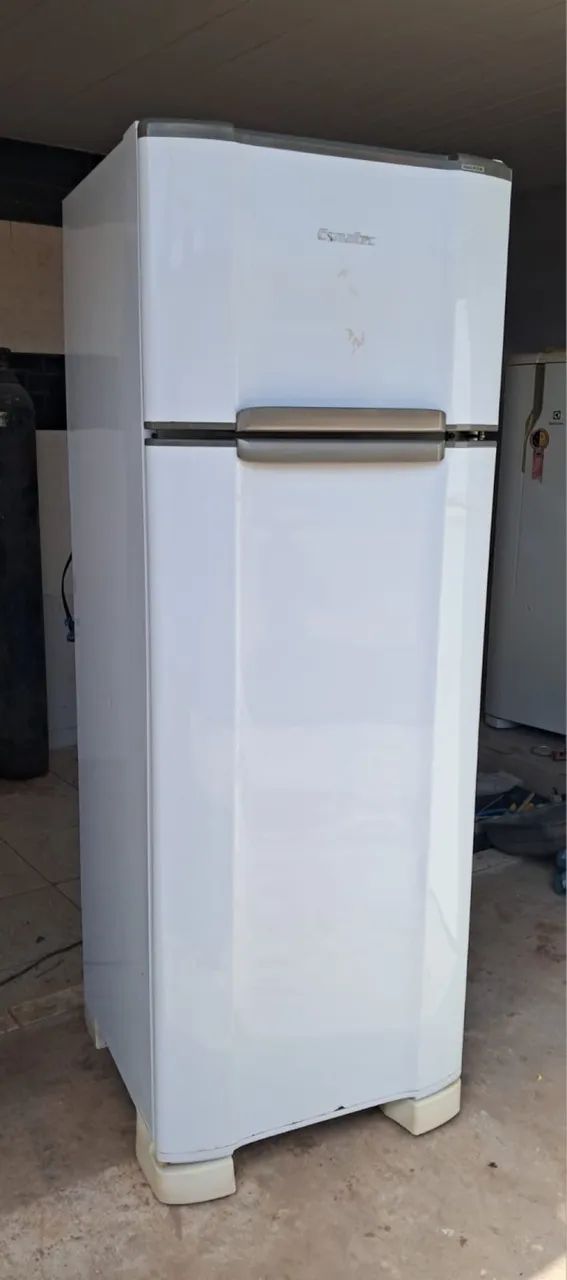 Vendo geladeira 