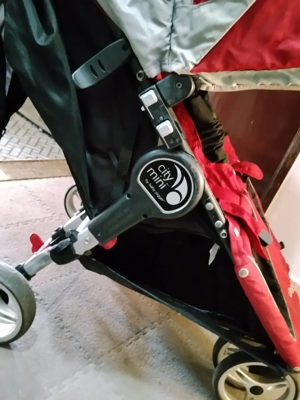 Carrinho de bebê duplo baby jogger - Foto 5