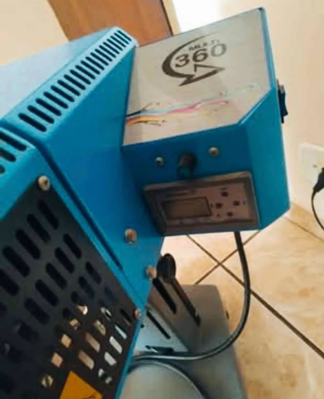 Título: Prensa Térmica Transfer 360° para Canecas, Copos e Garrafas - Foto 4