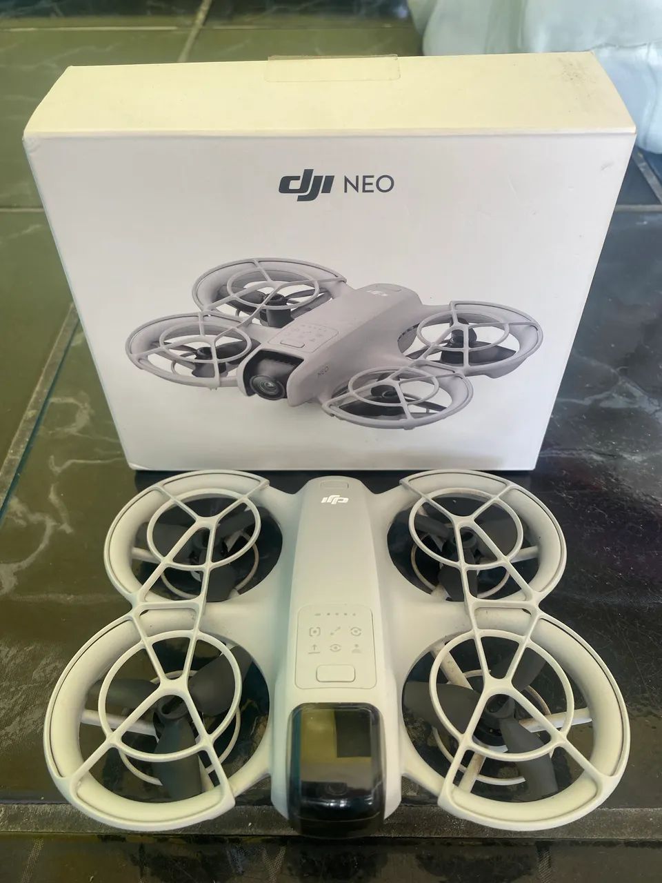 Drone DJI Neo Fly More Combo cor cinza ( duas baterias e controle) - Foto 2