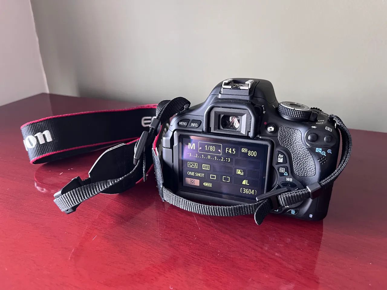 Câmera DSLR Canon T3i Rebel com lente 18-55mm - Foto 3