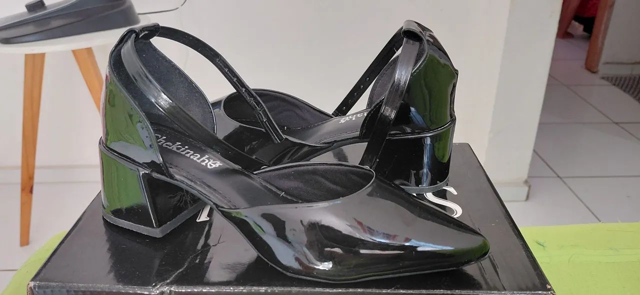 sandalia Scarpin salto bloco