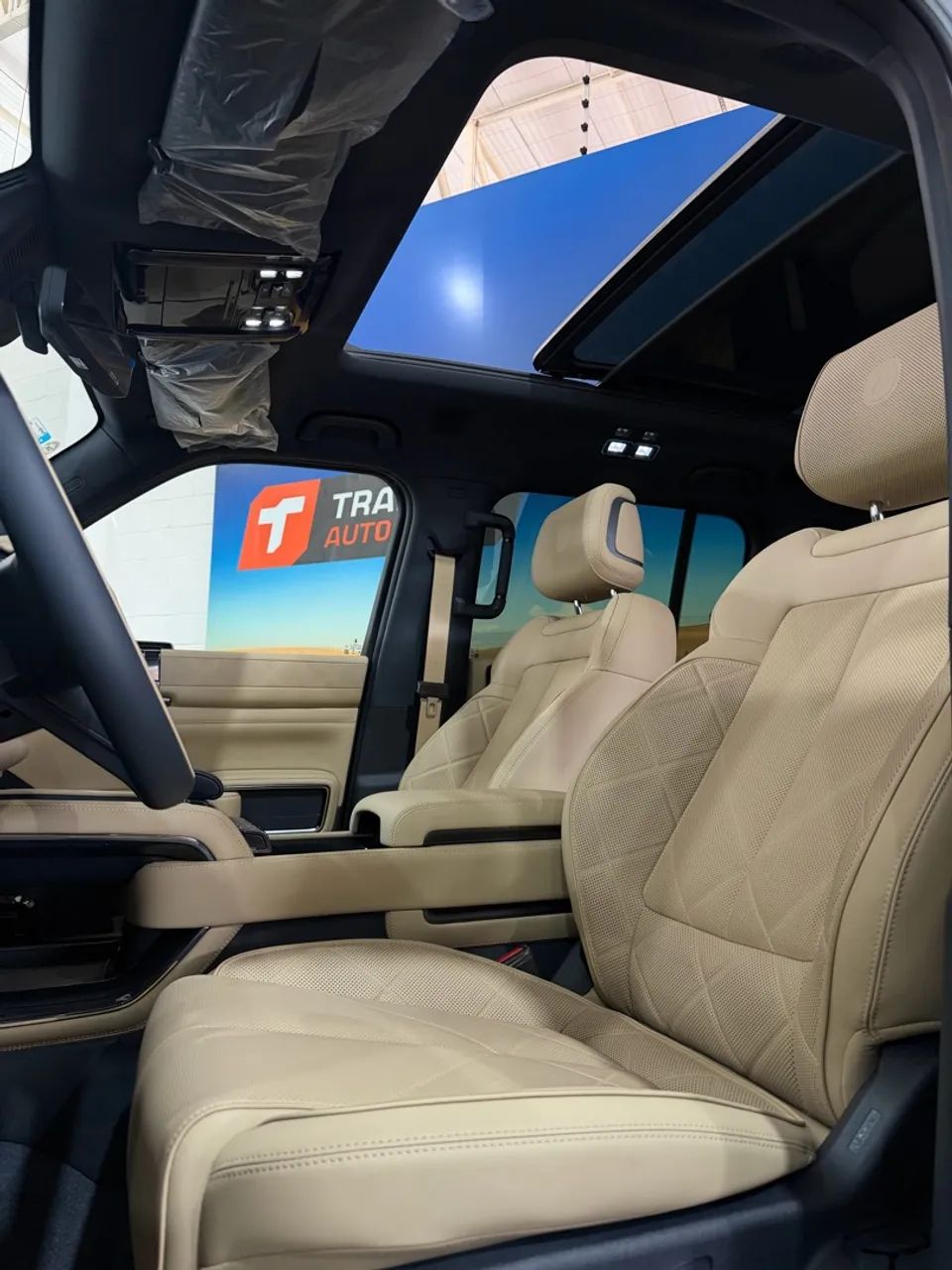 Denza B5 4WD, foto 8 de 20