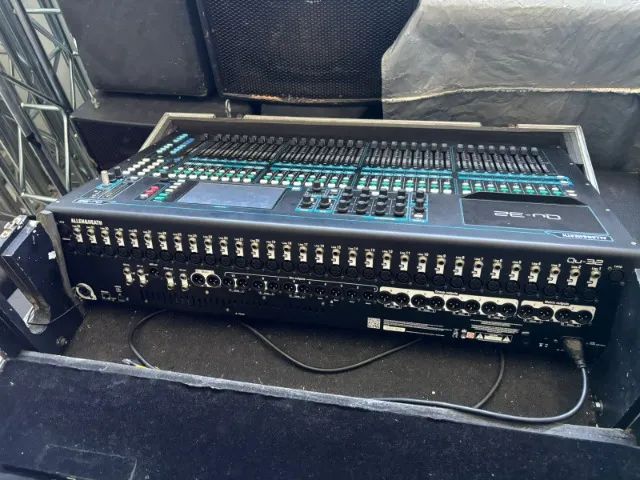 ALLEN HEATH QU 32 - COM CASE - Foto 2