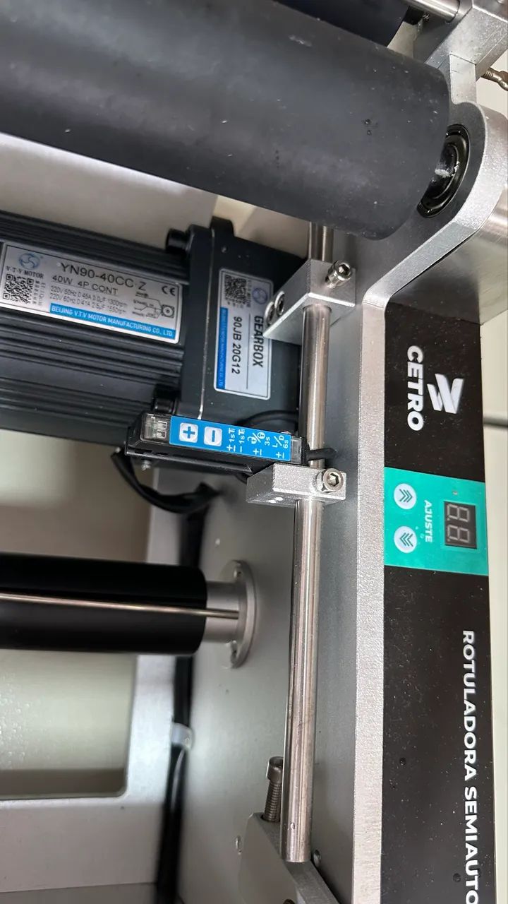 Rotuladora Semiautomática Com Datador Cetro CSLM P - Foto 4