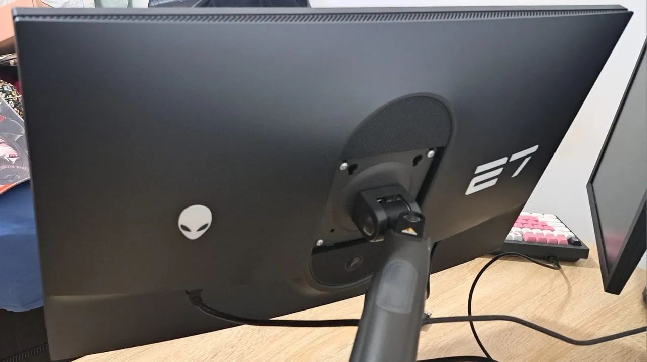 Monitor Alienware 27 QHD 165hz AW2724DM - Foto 3