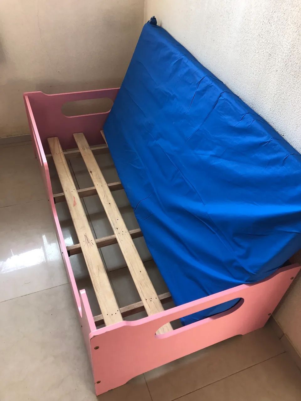 Cama infantil menina em MDF com colchão e capa.  - Foto 4