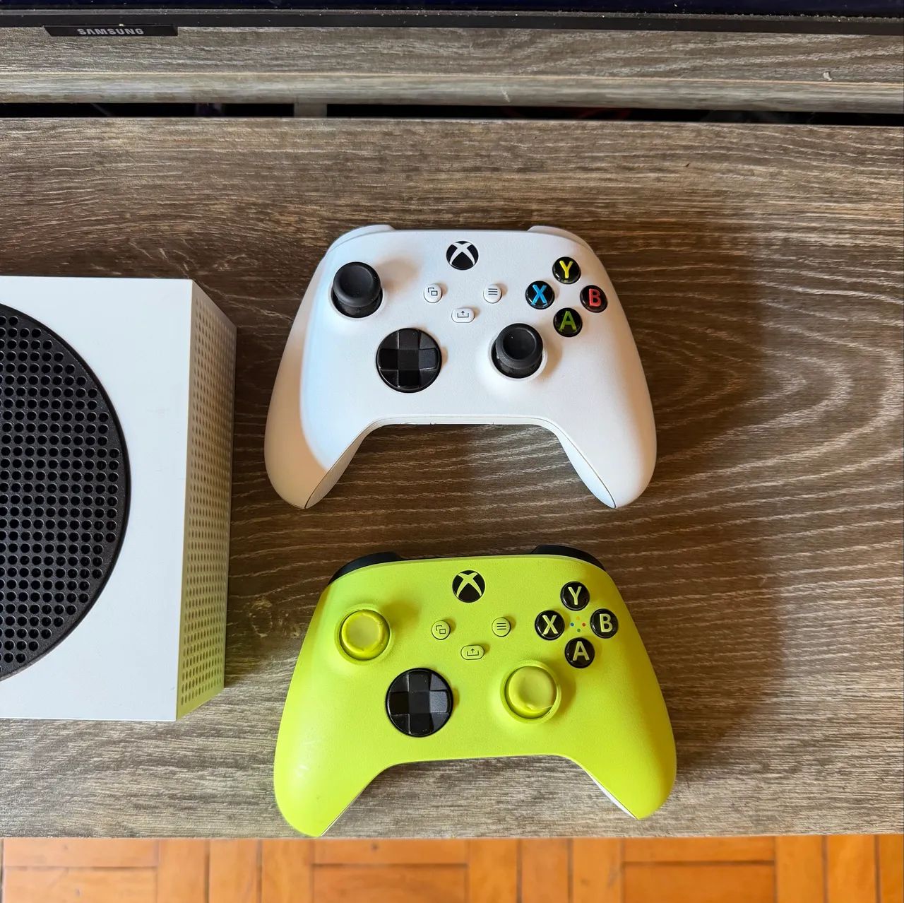 Xbox Séries S - 2 controles  - Foto 4