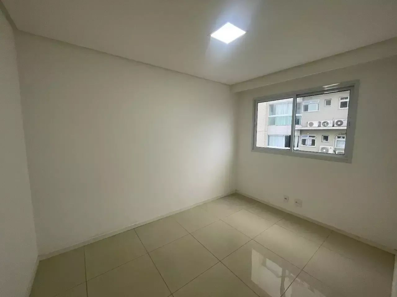 Apartamento com 2 Quartos para alugar, 70m² - Itapuã - Foto 5