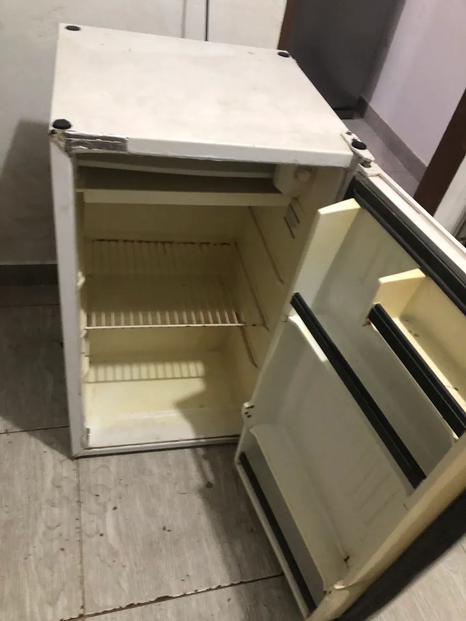 Vendo frigobar funcionando perfeitamente  - Foto 4