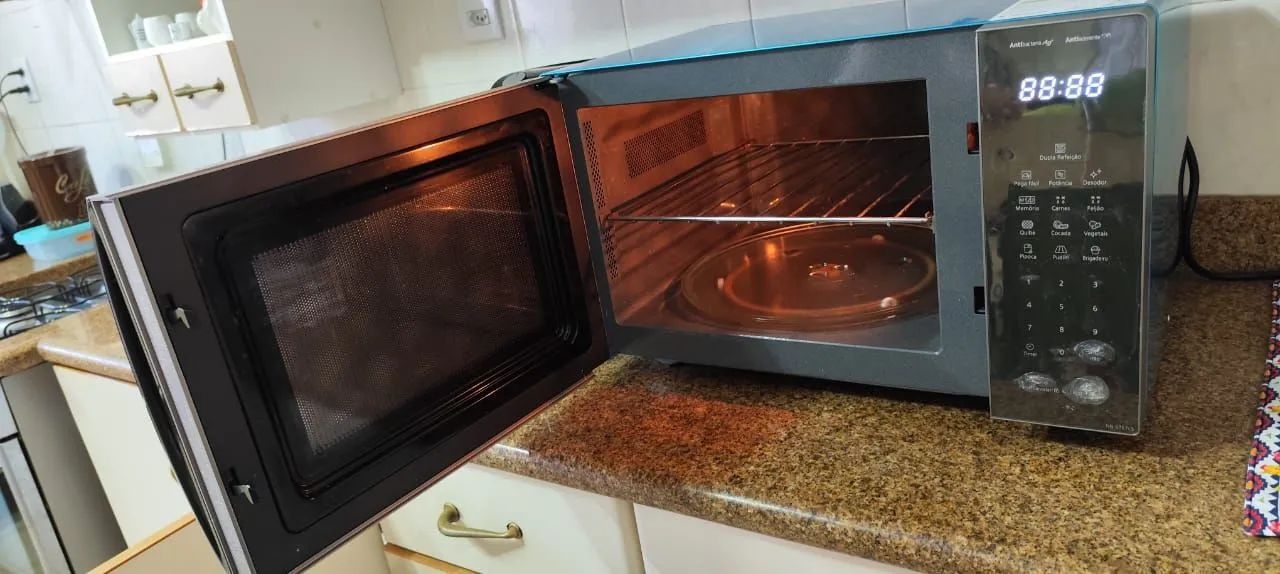 Micro-ondas Panasonic Espelhado 34L (Estado de Novo c/ Plástico) - Foto 2