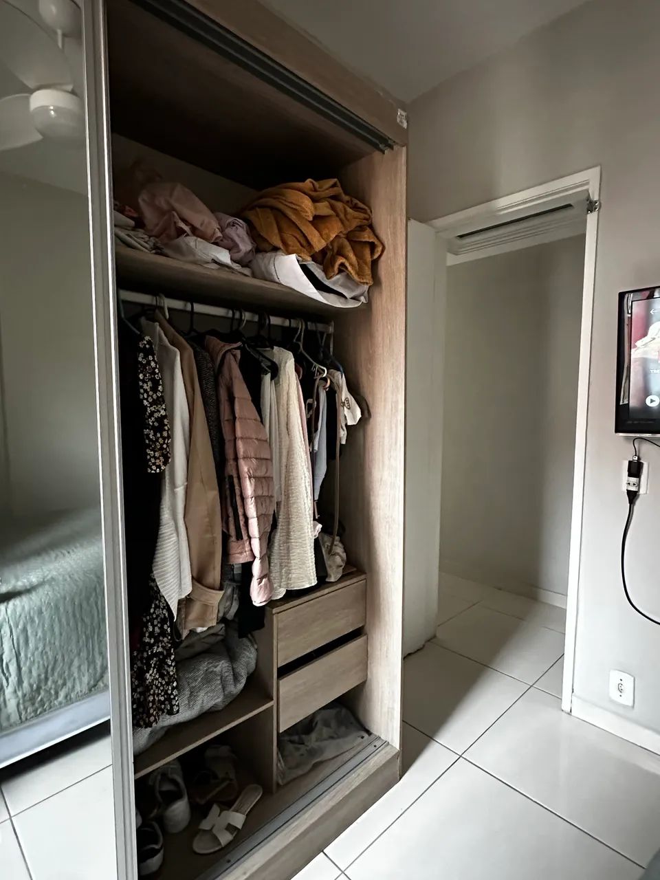 Guarda Roupa com espelho lindo  - Foto 3