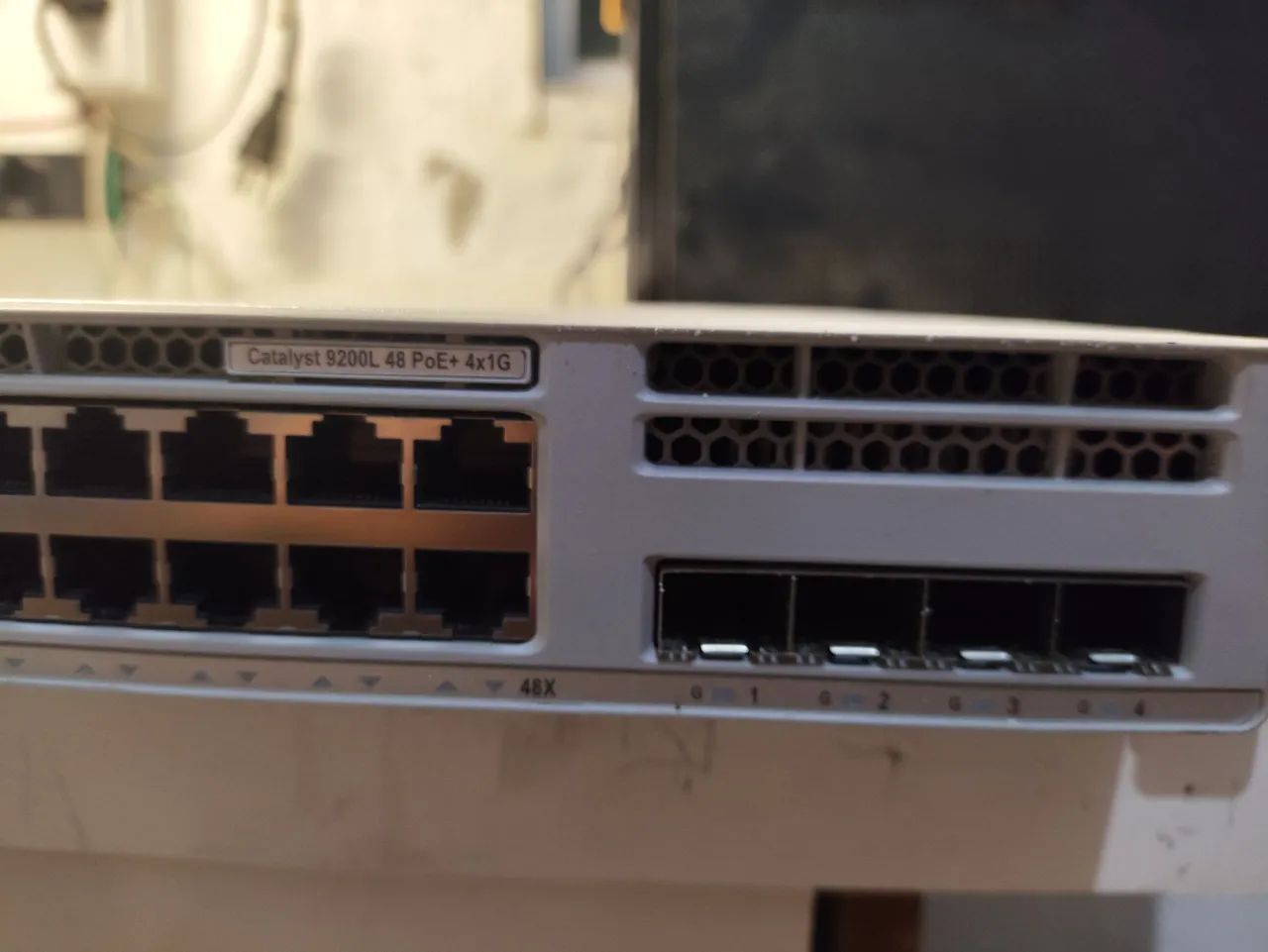 Switch Cisco catalyst 9200L 48 POE+ 4x1G - Foto 2