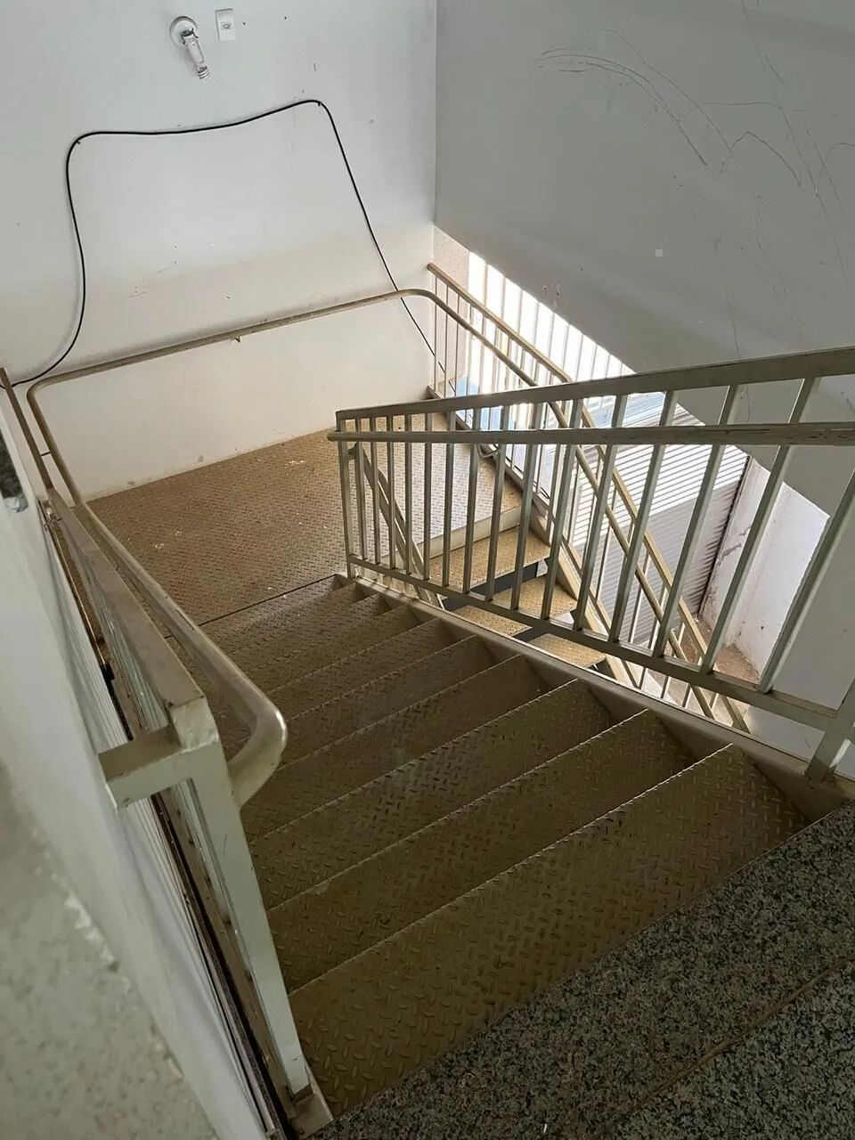 ALUGA MEZANINO DE PREDIO 30 MTS2 - Foto 5